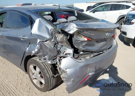 2013 Hyundai Elantra Gls z USA, uszkodzony, nr VIN KMHDH4AE7DU766460